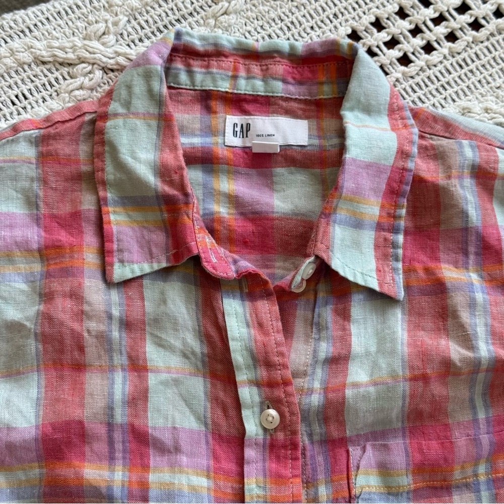 GAP Boyfriend Button Down Shirt - Picture 5 of 10